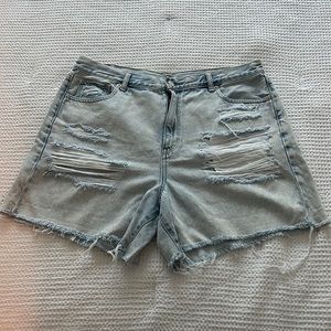 AE “mom shorts” size 16